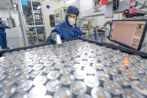 Une équipe chinoise dévoile un électrolyte « pare-feu intelligent » pour la sécurité des batteries