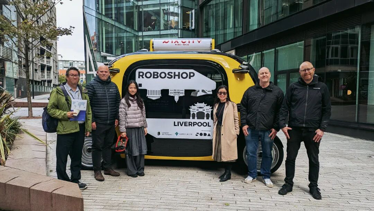 RoboBus dans une rue du Royaume-Uni. /PIX Déplacement