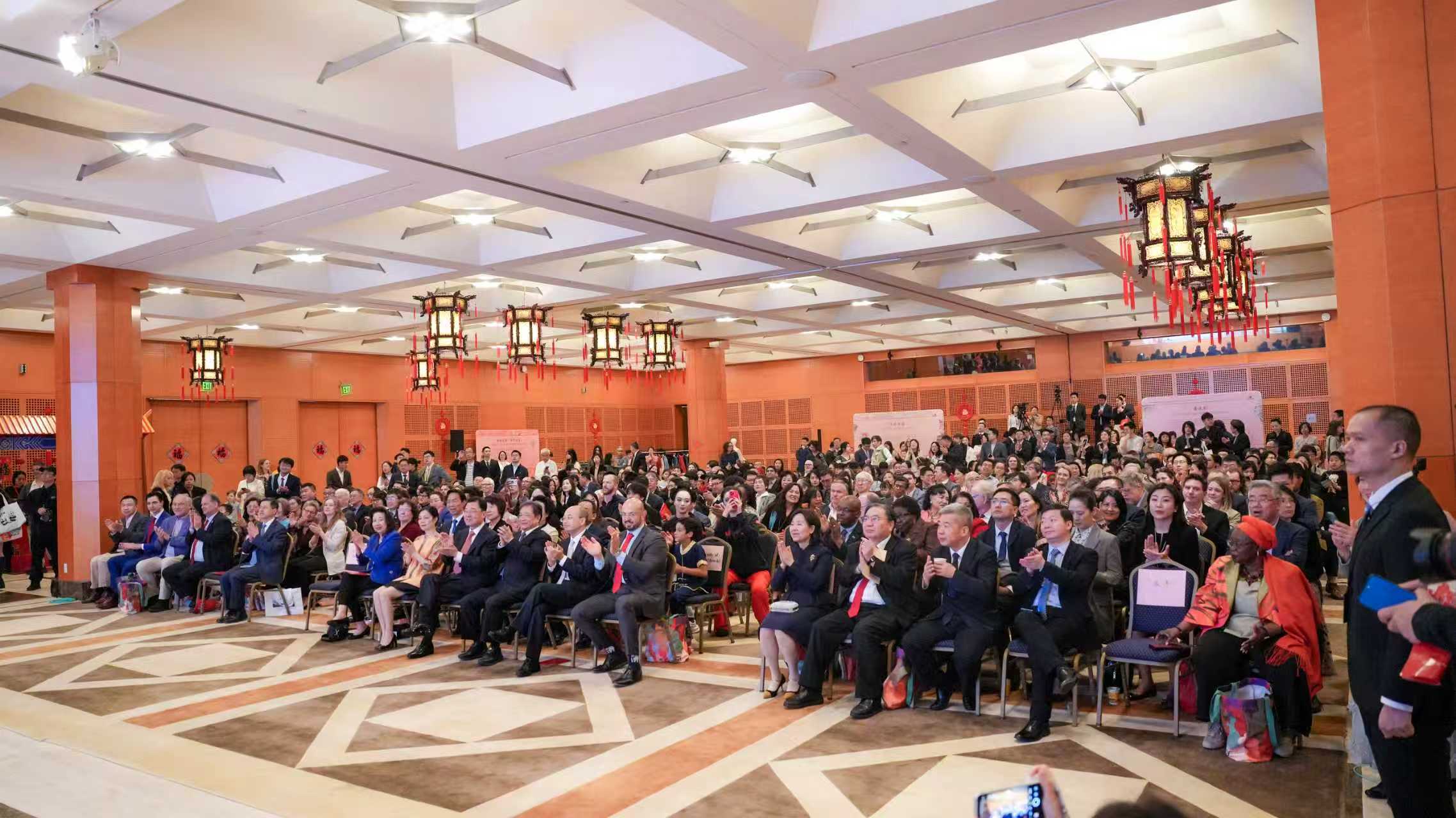 L'ambassadeur Xie Feng prononce un discours lors de la journée portes ouvertes de l'ambassade de Chine 2026 à Washington DC