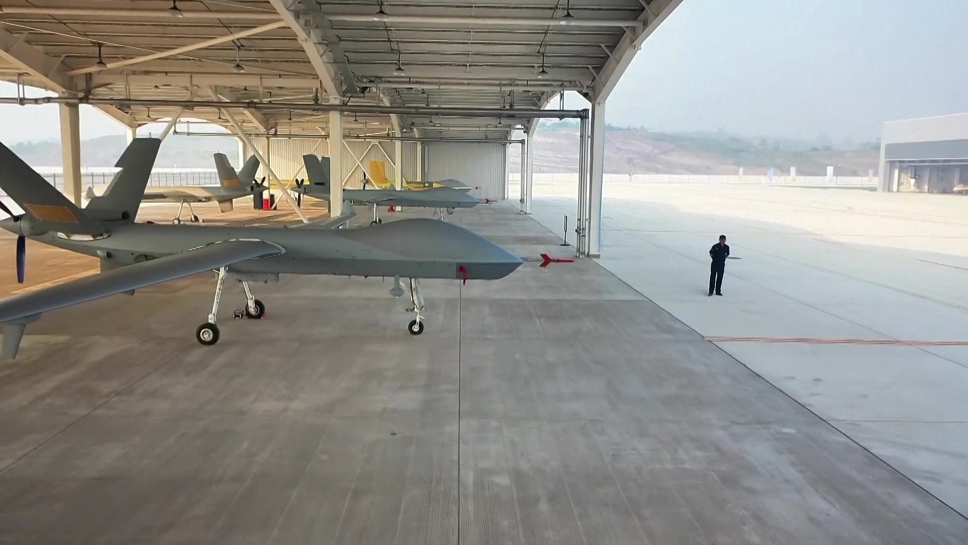 De grands drones Wing Loong-2 stationnés près de la ville de Zigong, dans la province chinoise du Sichuan (sud-ouest). /VCG