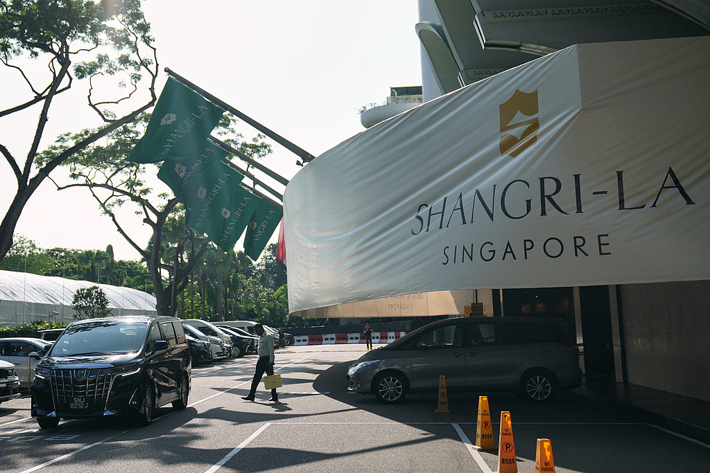 L'entrée de l'hôtel Shangri-La de Singapour, où se tient du 29 au 31 mai le Dialogue Shangri-La sous l'égide de l'Institut international d'études stratégiques, le 28 mai 2026. /CFP