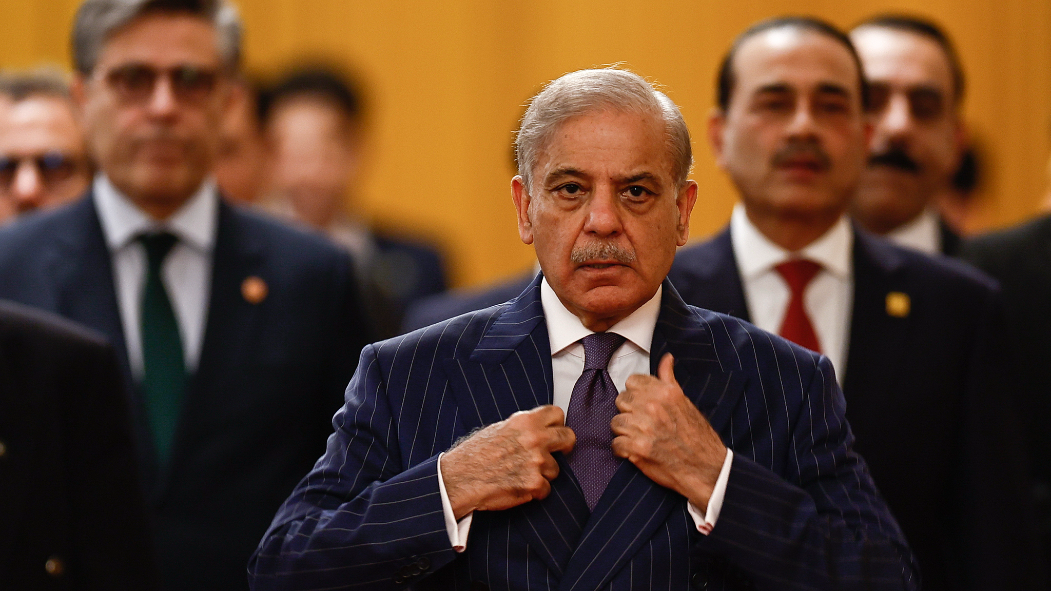 Le Premier ministre pakistanais Shehbaz Sharif arrive pour une réunion avec le président chinois Xi Jinping au Grand Palais du Peuple à Pékin, en Chine, le 25 mai 2026. /CFP