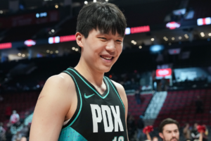 Exclusif : le Chinois Yang Hansen revient sur la saison historique des recrues de la NBA