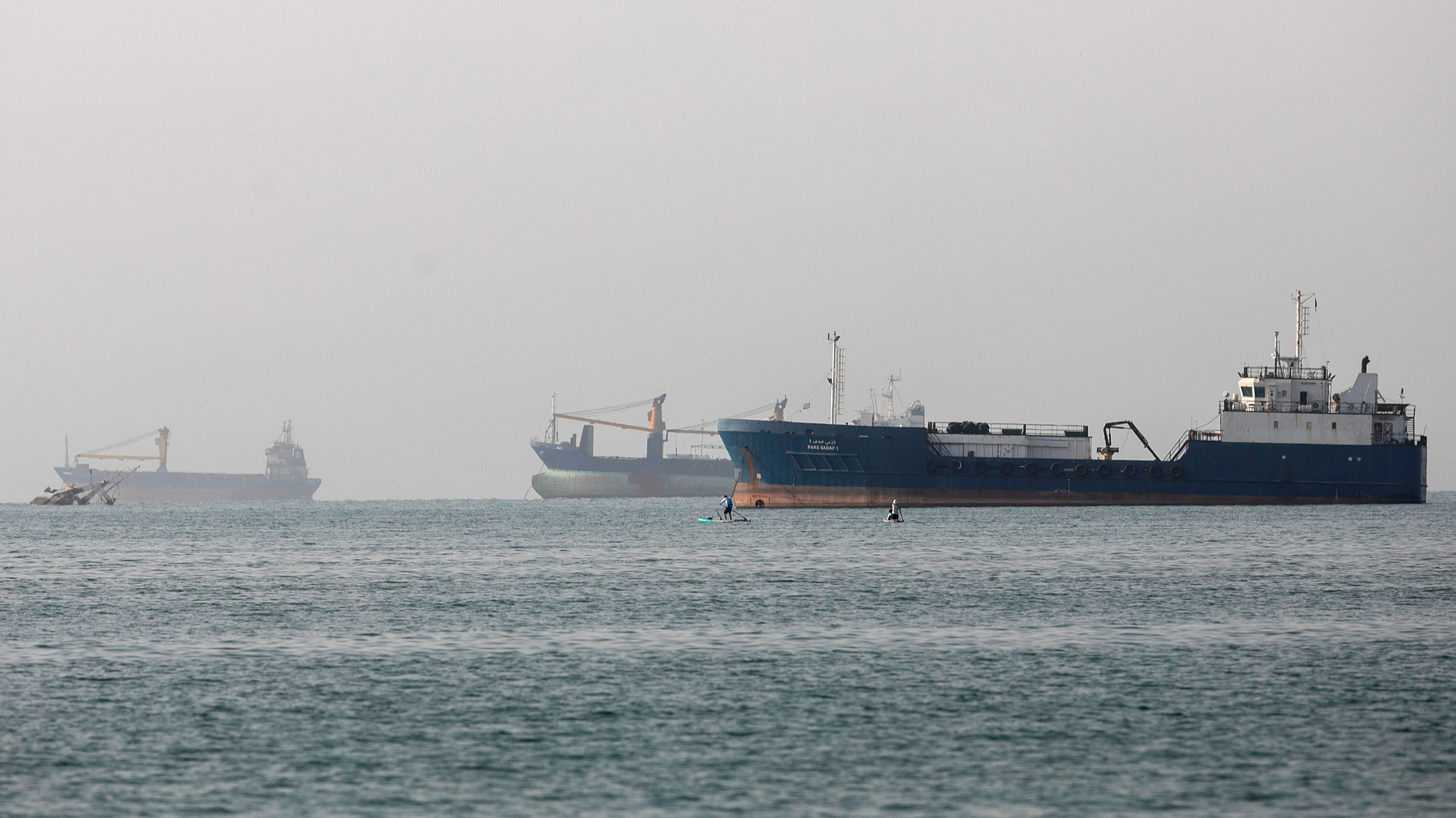 Des navires sont aperçus au large des côtes du golfe Persique, à Bandar Abbas, en Iran, le 15 mai 2026. /VCG