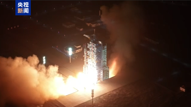 La Chine lance le vaisseau spatial avec équipage Shenzhou-23