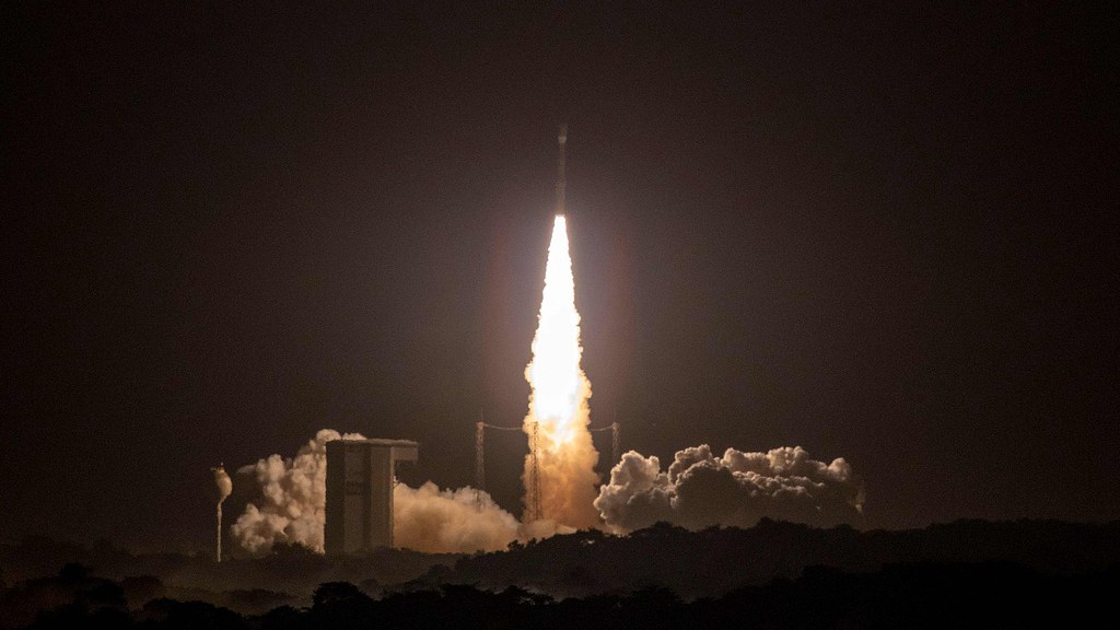 Une fusée Vega-C, transportant le satellite SMILE, décolle du port spatial européen en Guyane française, le 19 mai 2026. /VCG