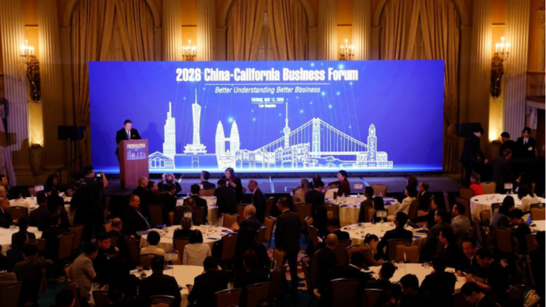 Le Forum des affaires Chine-Californie 2026 se tient à Los Angeles, en Californie, aux États-Unis, le 12 mai 2026. /Xinhua