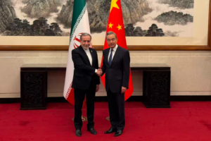 Le chef de la diplomatie chinoise affirme que l&rsquo;Iran a droit à un développement nucléaire pacifique