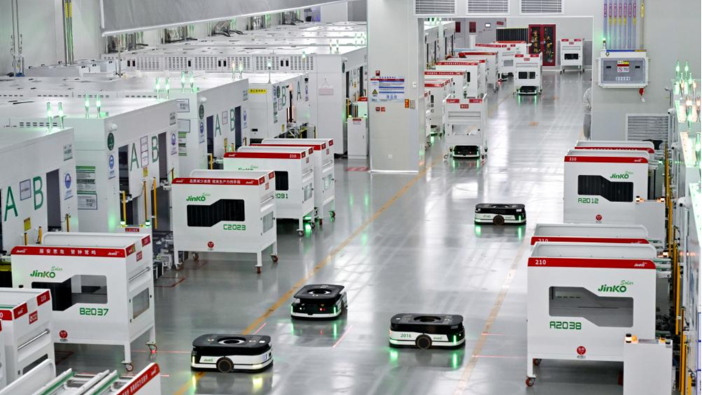 La méga-usine intelligente de Jinko Solar Co., Ltd. à Shangrao, une ville de la province du Jiangxi, dans l'est de la Chine, le 12 juillet 2025. /Xinhua