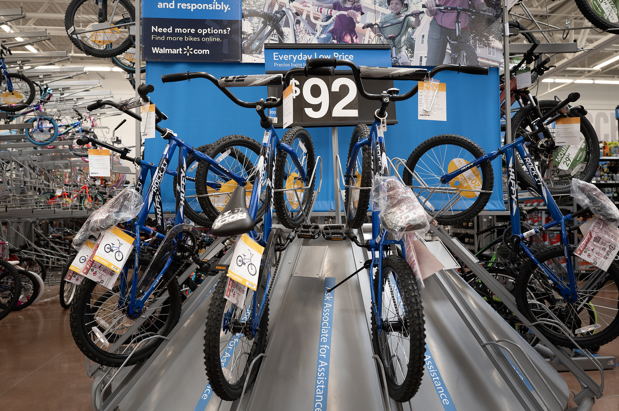 Des vélos Huffy fabriqués en Chine sont proposés à la vente chez un détaillant à grande surface à Chicago, Illinois, le 12 mai 2025. /CFP
