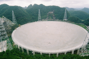 Le télescope chinois FAST parvient à remplacer un composant clé dans son pays
