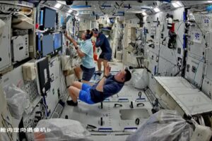L&rsquo;équipage de Shenzhou-21 entame une mission prolongée d&rsquo;un mois dans l&rsquo;espace