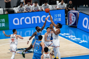 Les Sharks de Shanghai écrasent les Ducks de Pékin et prennent les devants 2-1 en demi-finale de la CBA