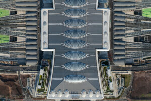 Musk met en lumière le mégahub ferroviaire futuriste de Chongqing