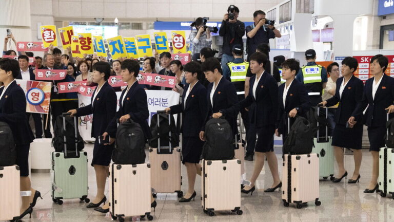 North Korean footballers in the South for the first time after 8 years