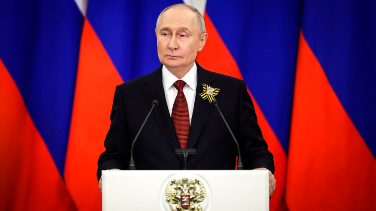 Le président russe Vladimir Poutine s'exprime lors d'une conférence de presse après les célébrations du Jour de la Victoire marquant le 81e anniversaire de la victoire de l'Union soviétique sur l'Allemagne nazie pendant la Seconde Guerre mondiale, Moscou, Russie, le 9 mai 2026. /VCG