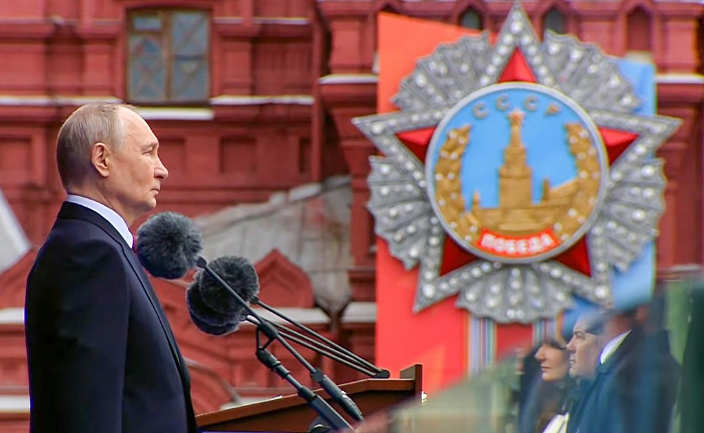 Le président russe Vladimir Poutine prononce un discours lors du défilé militaire du Jour de la Victoire sur la Place Rouge à Moscou, en Russie, le 9 mai 2026. /VCG