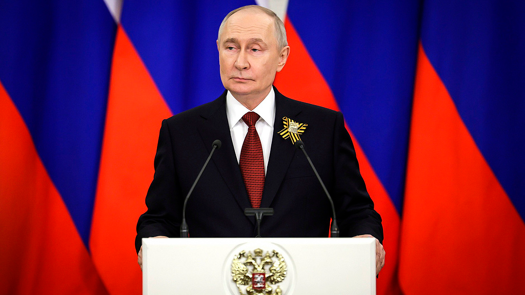 Le président russe Vladimir Poutine s'exprime lors d'une conférence de presse après les célébrations du Jour de la Victoire marquant le 81e anniversaire de la victoire de l'Union soviétique sur l'Allemagne nazie pendant la Seconde Guerre mondiale, Moscou, Russie, le 9 mai 2026. /VCG