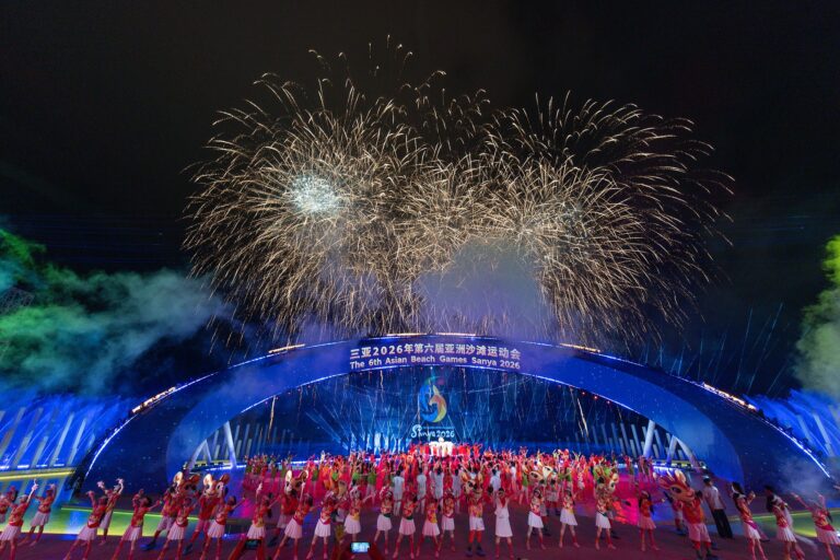 La cérémonie de clôture de la sixième édition des Jeux asiatiques de plage à Sanya, dans la province chinoise de Hainan (sud), le 30 avril 2026. /VCG