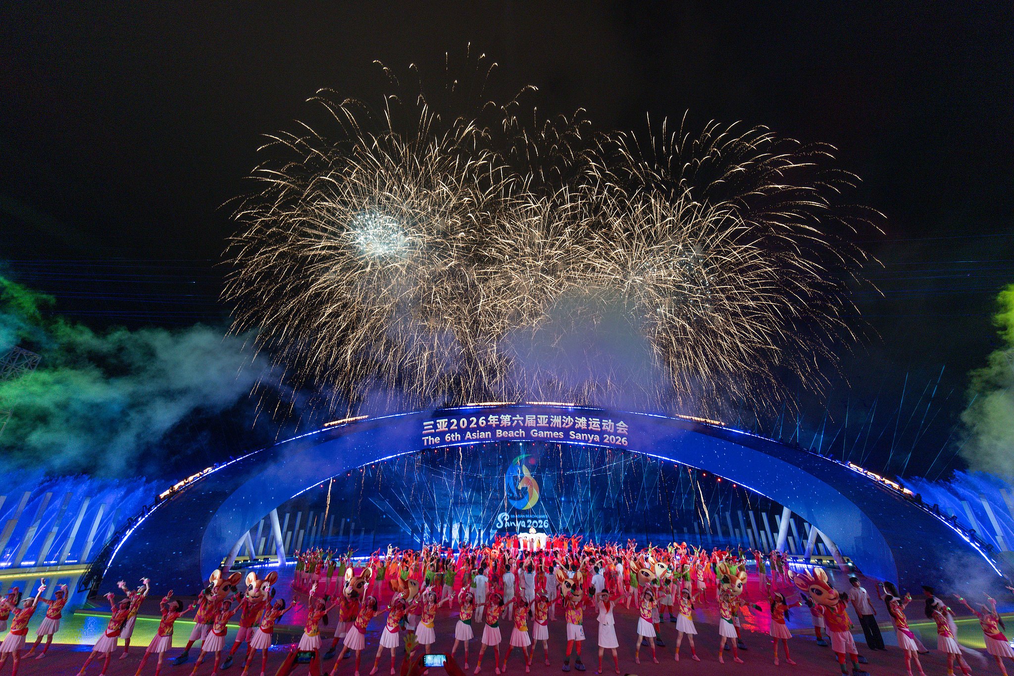 La cérémonie de clôture de la sixième édition des Jeux asiatiques de plage à Sanya, dans la province chinoise de Hainan (sud), le 30 avril 2026. /VCG