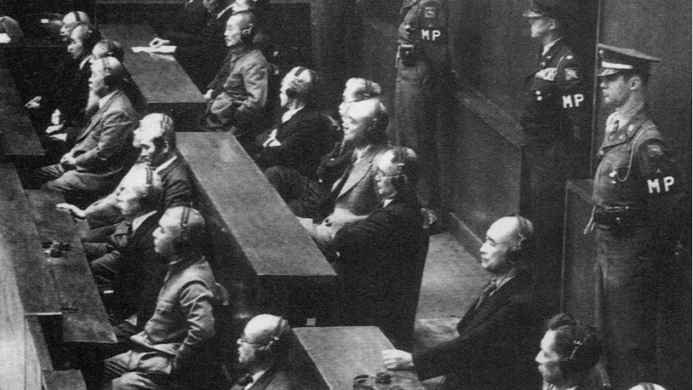 Les criminels de guerre japonais de classe A de la Seconde Guerre mondiale sont vus au Tribunal militaire international pour l'Extrême-Orient, Tokyo, Japon, 1946. /VCG