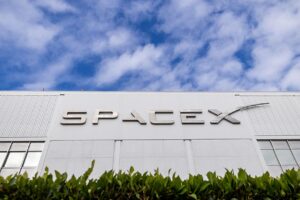 SpaceX de Musk annonce son dépôt pour une introduction en bourse à succès