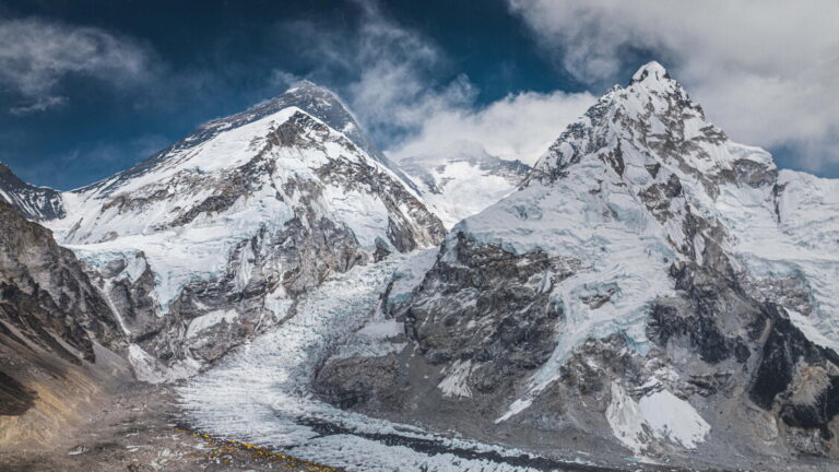 ‘The Man from Everest’ on the summit for the 32nd time, new world record
