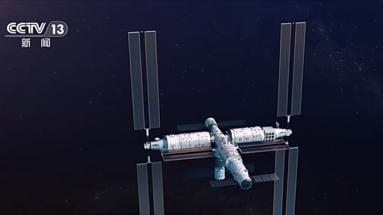 Une capture d'écran d'une animation de la station spatiale chinoise en orbite. /CMG