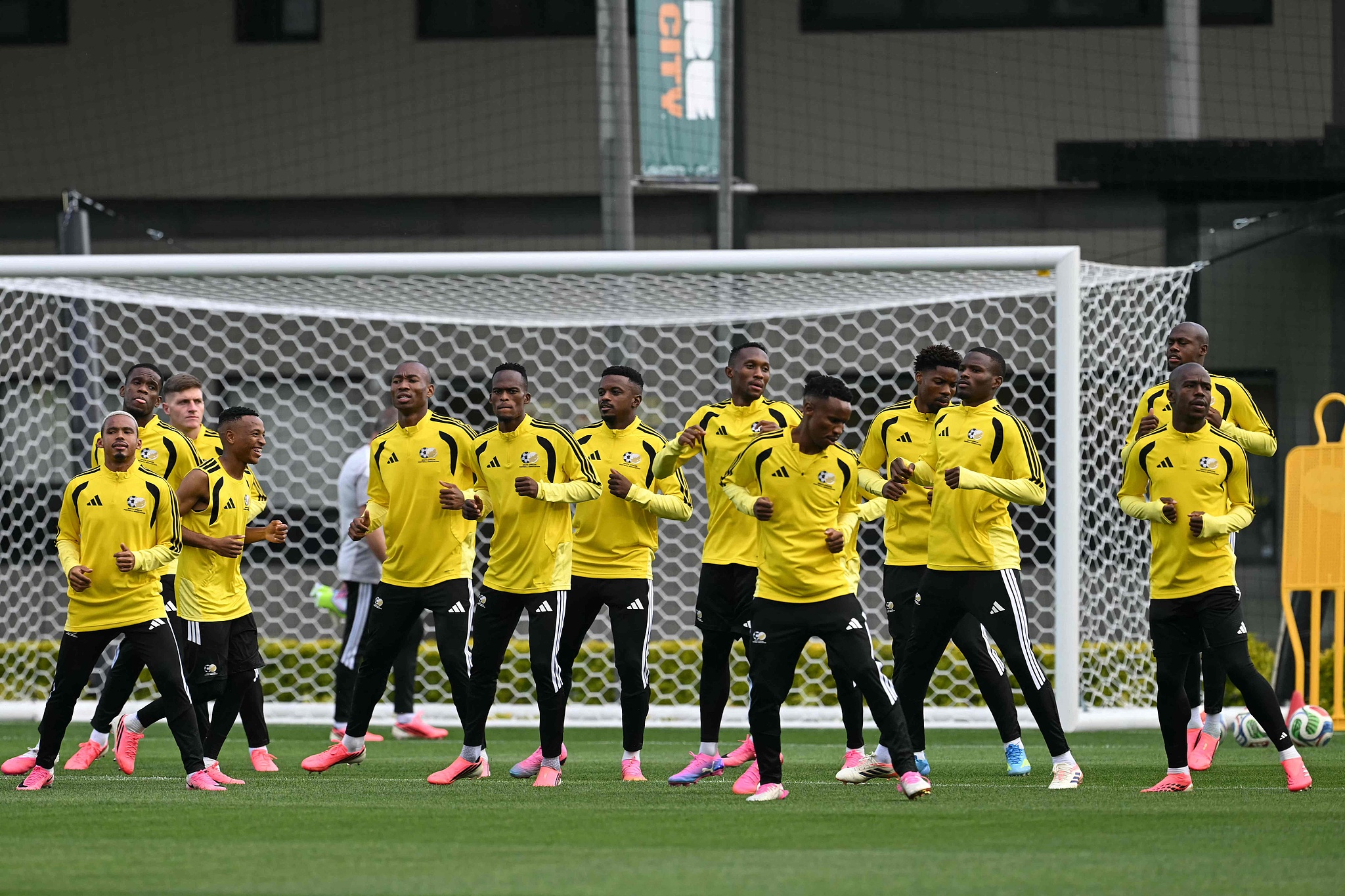 Les joueurs sud-africains s'entraînent lors d'une séance d'entraînement à la base d'entraînement du Club America avant l'ouverture du groupe A de la coupe du monde de la FIFA 2026 contre le Mexique à