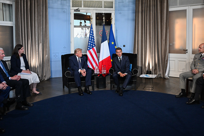 Le président américain Donald Trump et le président français Emmanuel Macron lors d'une réunion bilatérale à l'Hôtel Royal d'Evian-les-Bains, en France, en marge du sommet du G7, le 15 juin 2026. /CFP