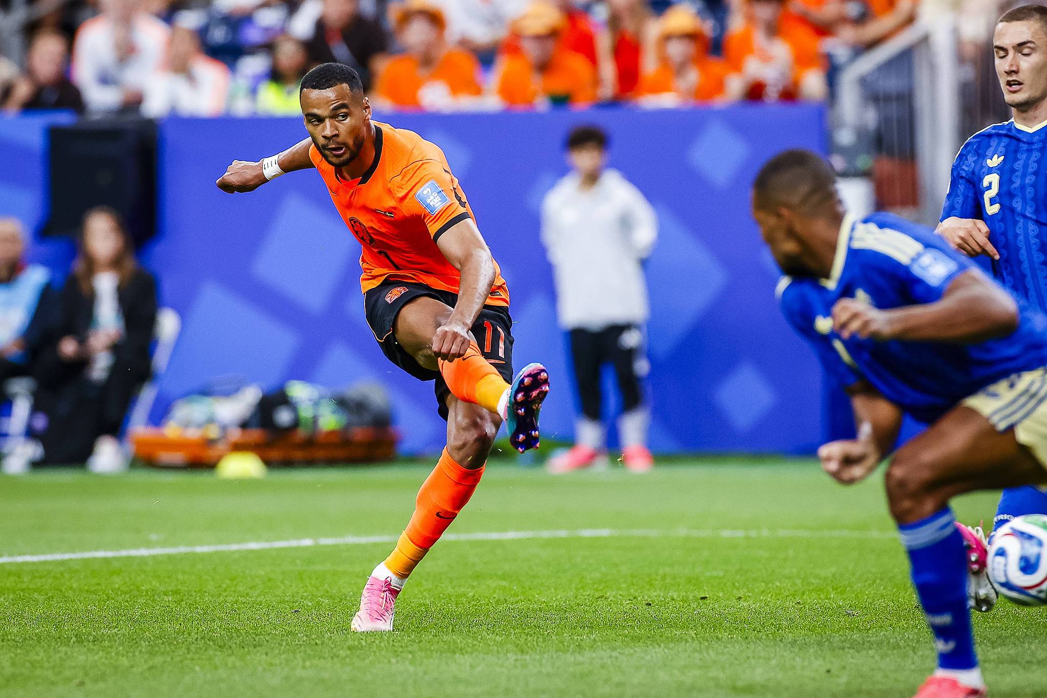 L'attaquant néerlandais Cody Gakpo (à gauche) marque un but contre la Suède lors d'un match du Groupe F lors de la Coupe du Monde de la FIFA 2026 à Houston, Texas, le 20 juin 2026. /VCG