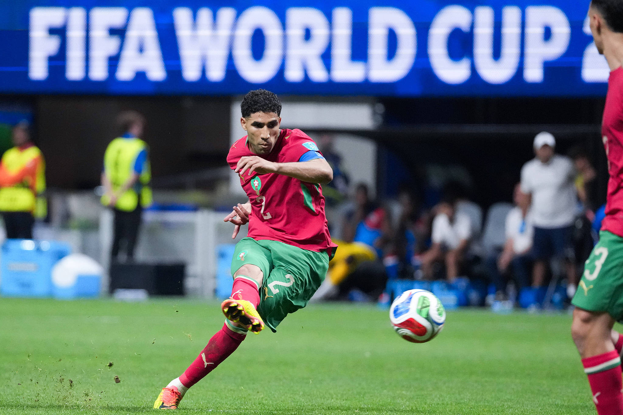 Le défenseur marocain Achraf Hakimi (#2) tire contre Haïti lors d'un match du groupe C lors de la Coupe du Monde de la FIFA 2026 à Atlanta, Géorgie, le 24 juin 2026. /VCG