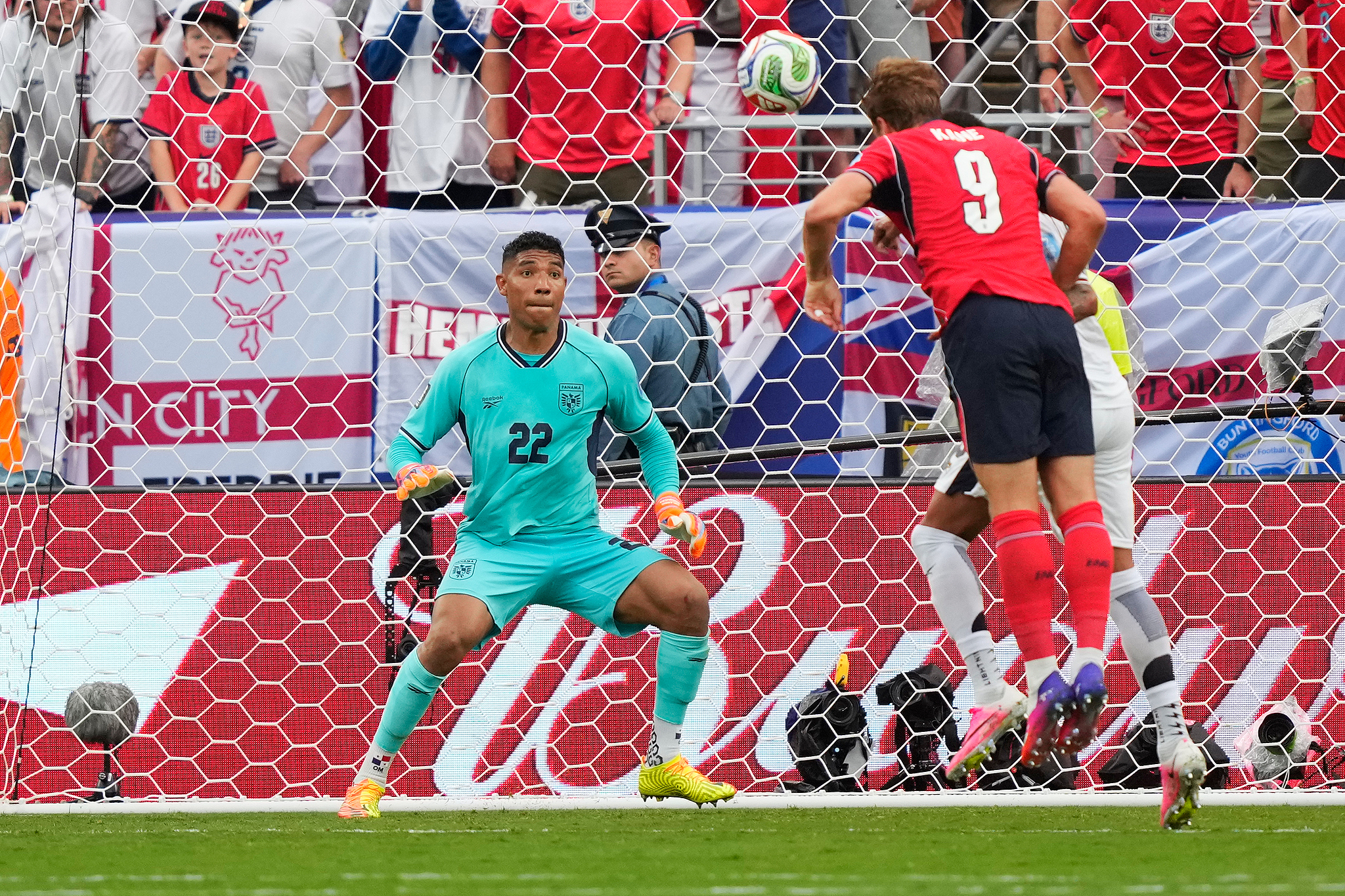 L'attaquant anglais Harry Kane (n°9) marque de la tête lors du match du groupe L contre le Panama lors de la Coupe du Monde de la FIFA 2026 à East Rutherford, New Jersey, le 27 juin 2026. /VCG