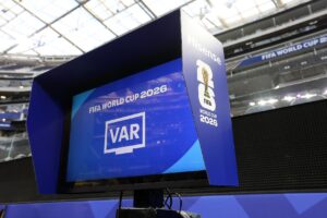 À l&rsquo;intérieur de la technologie de la Coupe du monde 2026, où même le ballon doit être chargé