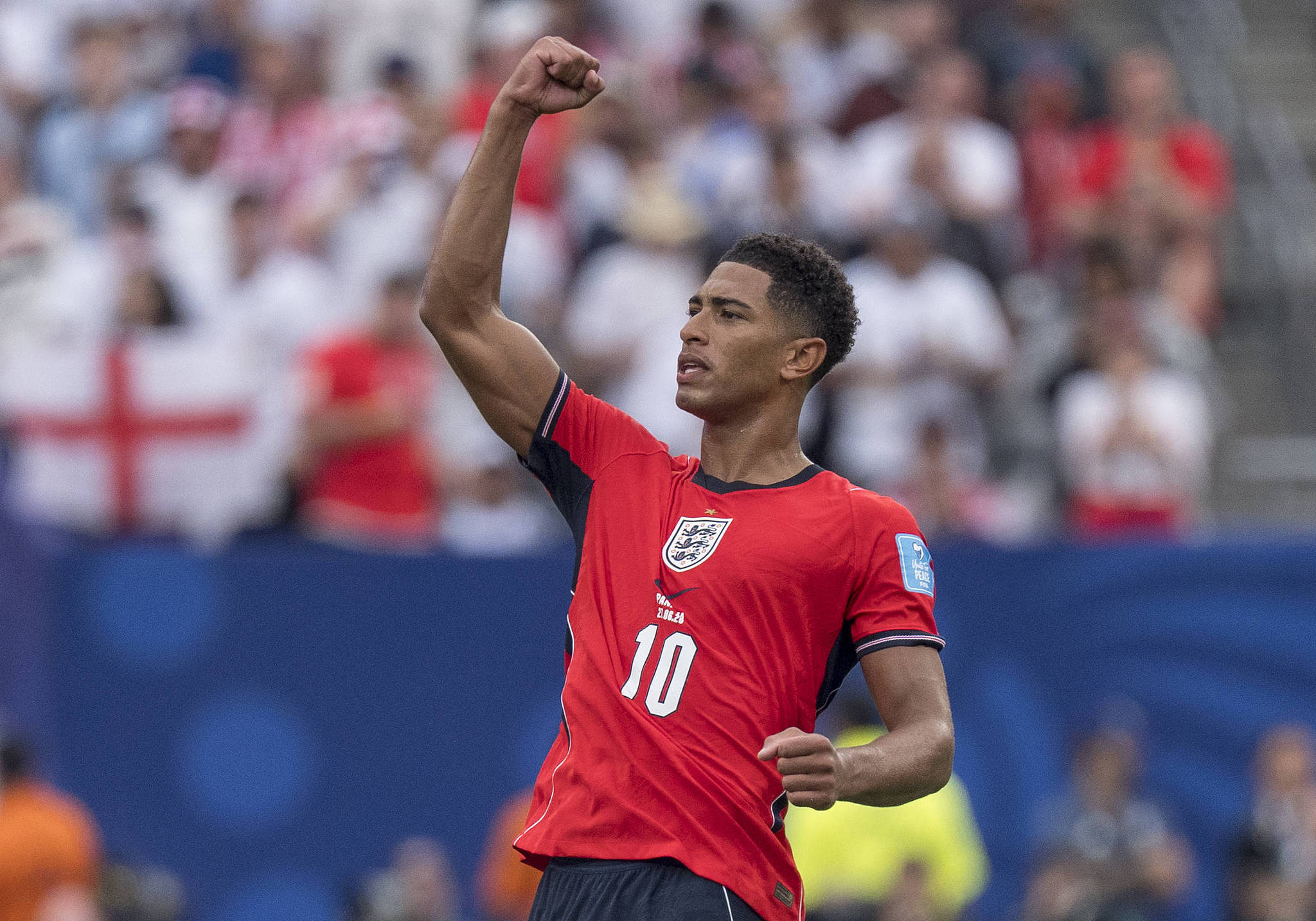 Le milieu de terrain anglais Jude Bellingham célèbre après avoir marqué un but lors du match du groupe L contre le Panama lors de la Coupe du Monde de la FIFA 2026 à East Rutherford, New Jersey, le 27 juin 2026. /VCG