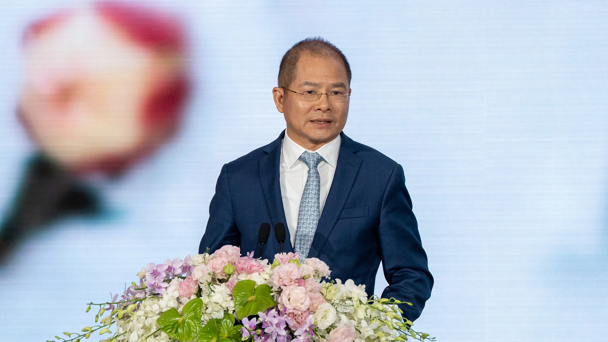 Xu Zhijun, président tournant de Huawei Technologies Co., s'exprime lors d'une conférence de presse à Shenzhen, en Chine, le 31 mars 2023. /VCG