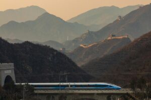 Comment les systèmes intelligents assurent la sécurité, la précision et la fluidité des trains à grande vitesse