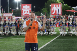 Exclusif : Michael Owen salue la Chine "amour pur" passion pour le foot