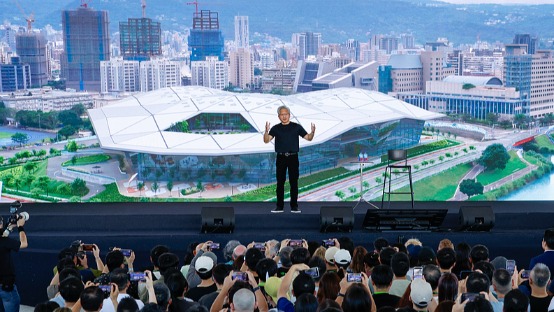 Jensen Huang, PDG de NVIDIA, s'exprime lors de la célébration de tous les employés de NVIDIA Constellation à Taipei, dans la région chinoise de Taiwan, le 27 mai 2026. /VCG