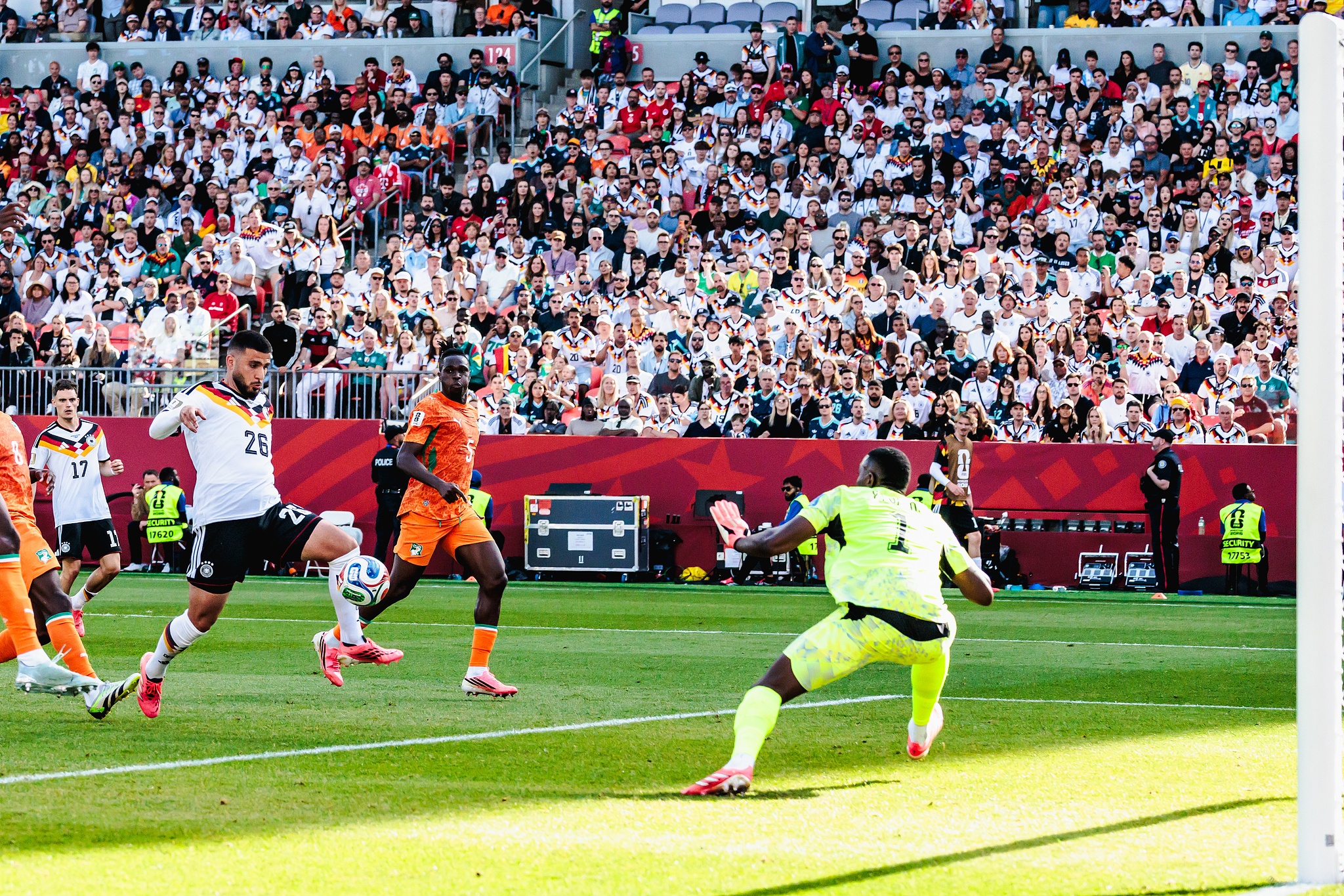 L'attaquant allemand Deniz Undav (#26) marque un but contre la Côte d'Ivoire lors d'un match du groupe E lors de la Coupe du Monde de la FIFA 2026 à Toronto, Canada, le 20 juin 2026. /VCG