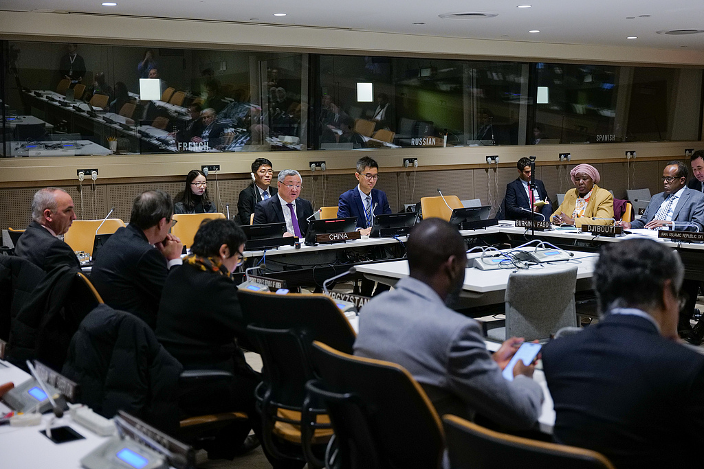 La réunion de lancement du Groupe des amis de la gouvernance mondiale, qui a réuni des représentants de près de 40 États membres fondateurs, s'est tenue au siège des Nations Unies à New York, aux États-Unis, le 9 décembre 2025. /CFP