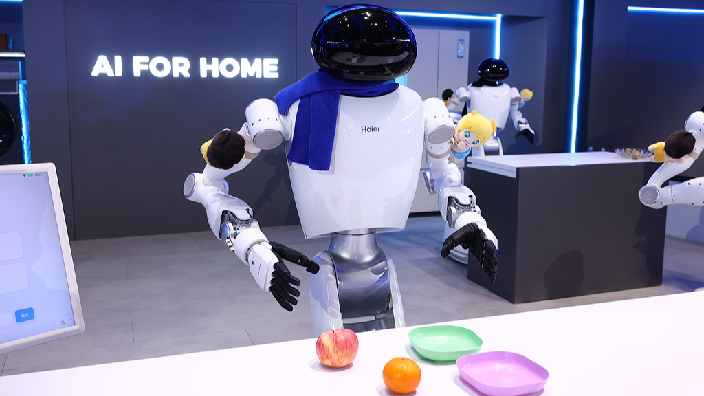 Un robot présenté à l'AWE2026, Shanghai, le 12 mars 2026. /VCG