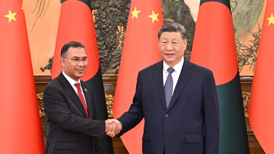 Le président chinois Xi Jinping rencontre le Premier ministre bangladais Tarique Rahman à Pékin, en Chine, le 26 juin 2026. /Xinhua