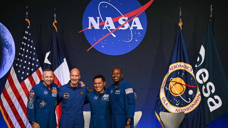 La NASA nomme des astronautes américains et italiens pour la mission lunaire Artemis III