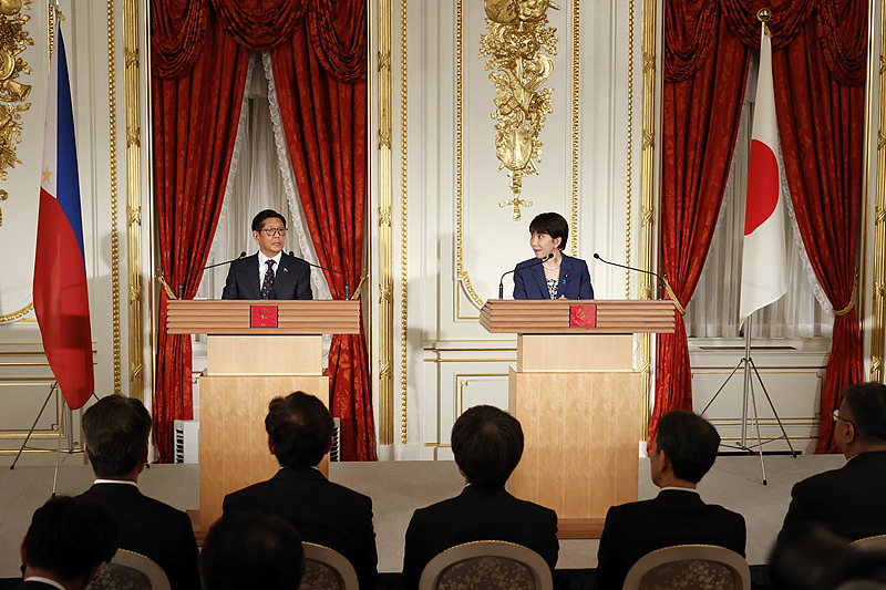 Sanae Takaichi, Premier ministre japonais, à droite, et Ferdinand Marcos Jr., président des Philippines, lors d'une conférence de presse à la maison d'hôtes d'État du palais Akasaka à Tokyo, Japon, le 28 mai 2026. /CFP