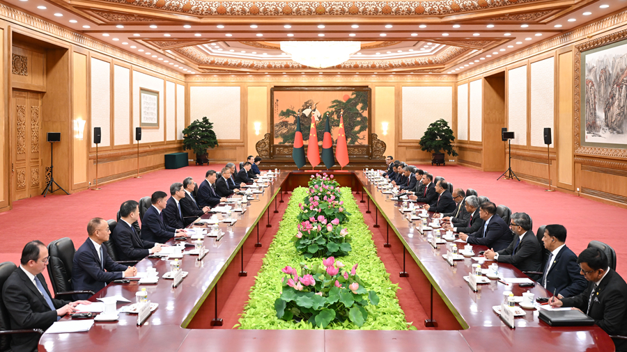Le président chinois Xi Jinping rencontre le Premier ministre bangladais Tarique Rahman à Pékin, en Chine, le 26 juin 2026. /Xinhua