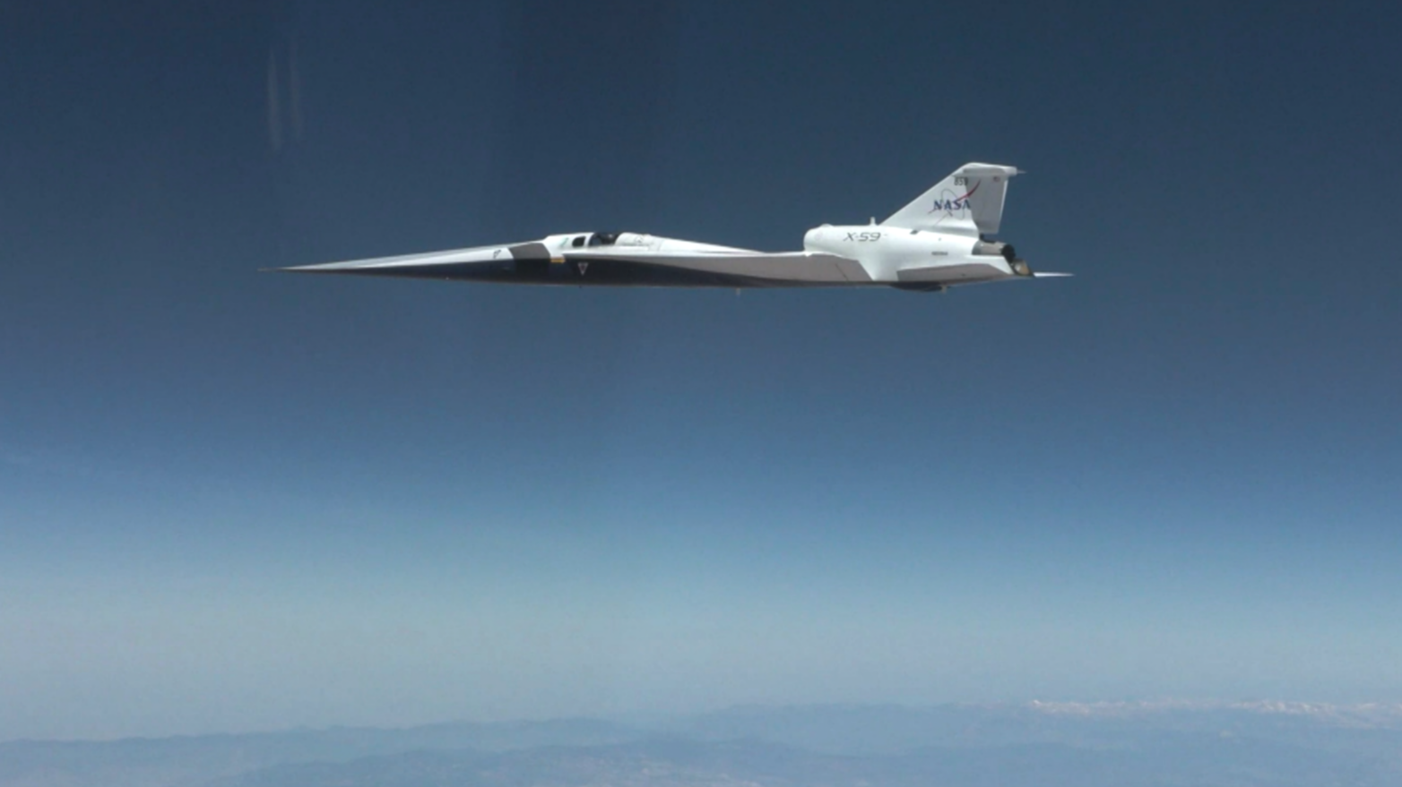 L'avion de recherche supersonique silencieux X-59 de la NASA effectue son premier vol supersonique le 5 juin 2026. /NASA
