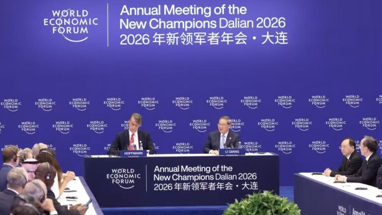 Le Premier ministre Li rencontre les participants au symposium d&rsquo;affaires à Davos d&rsquo;été