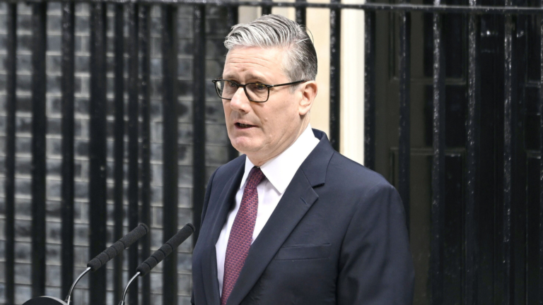 Le départ de Starmer et la crise de la gouvernance à court terme en Grande-Bretagne