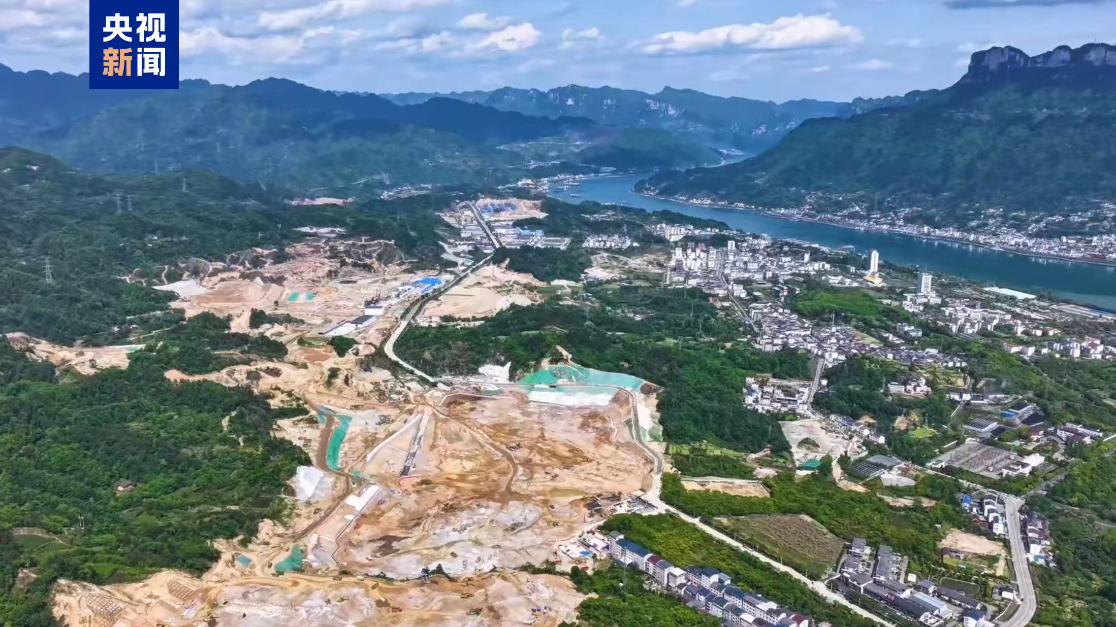 Le projet de nouvelle voie navigable des Trois Gorges en construction. /CMG